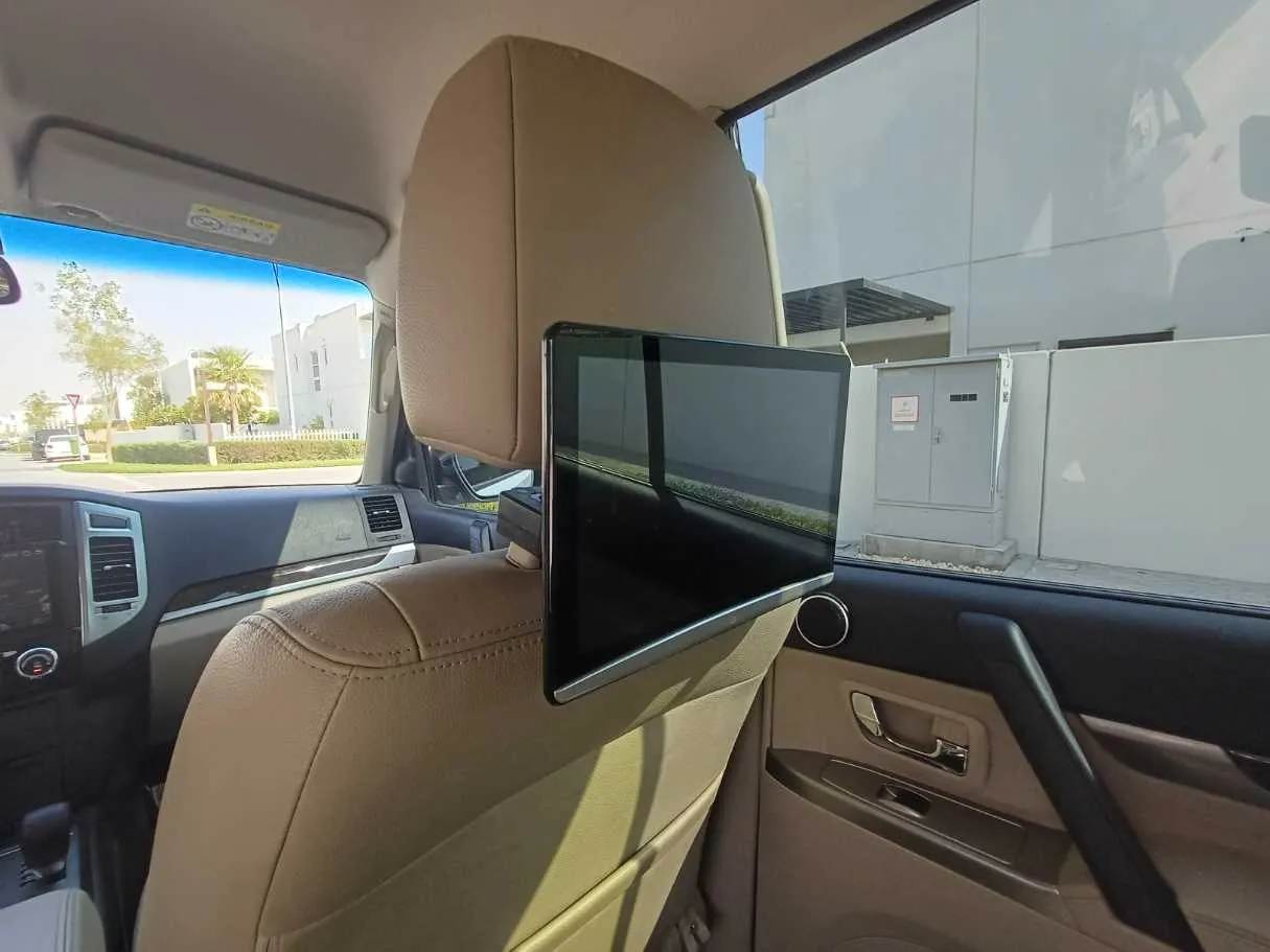 Car image 20