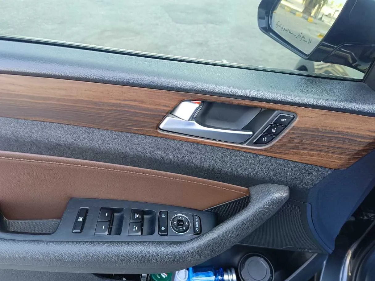 Car image 36