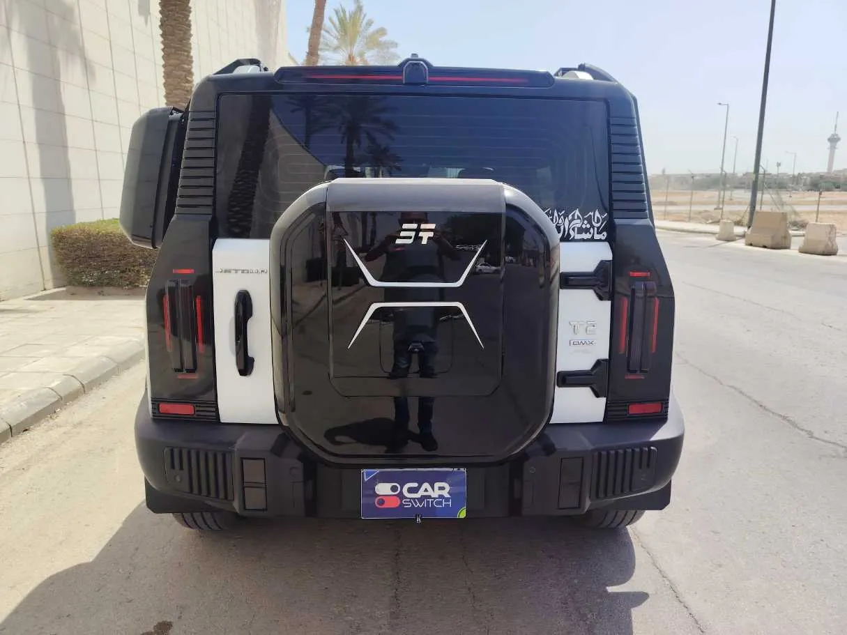 Car image 5