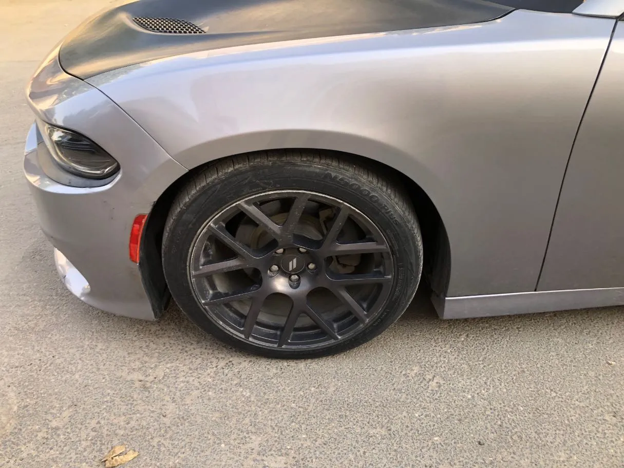 Car image 9