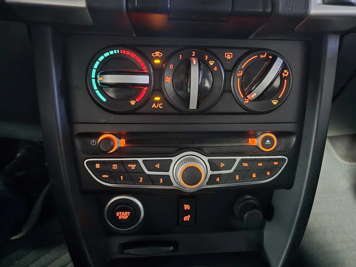 Car image 20