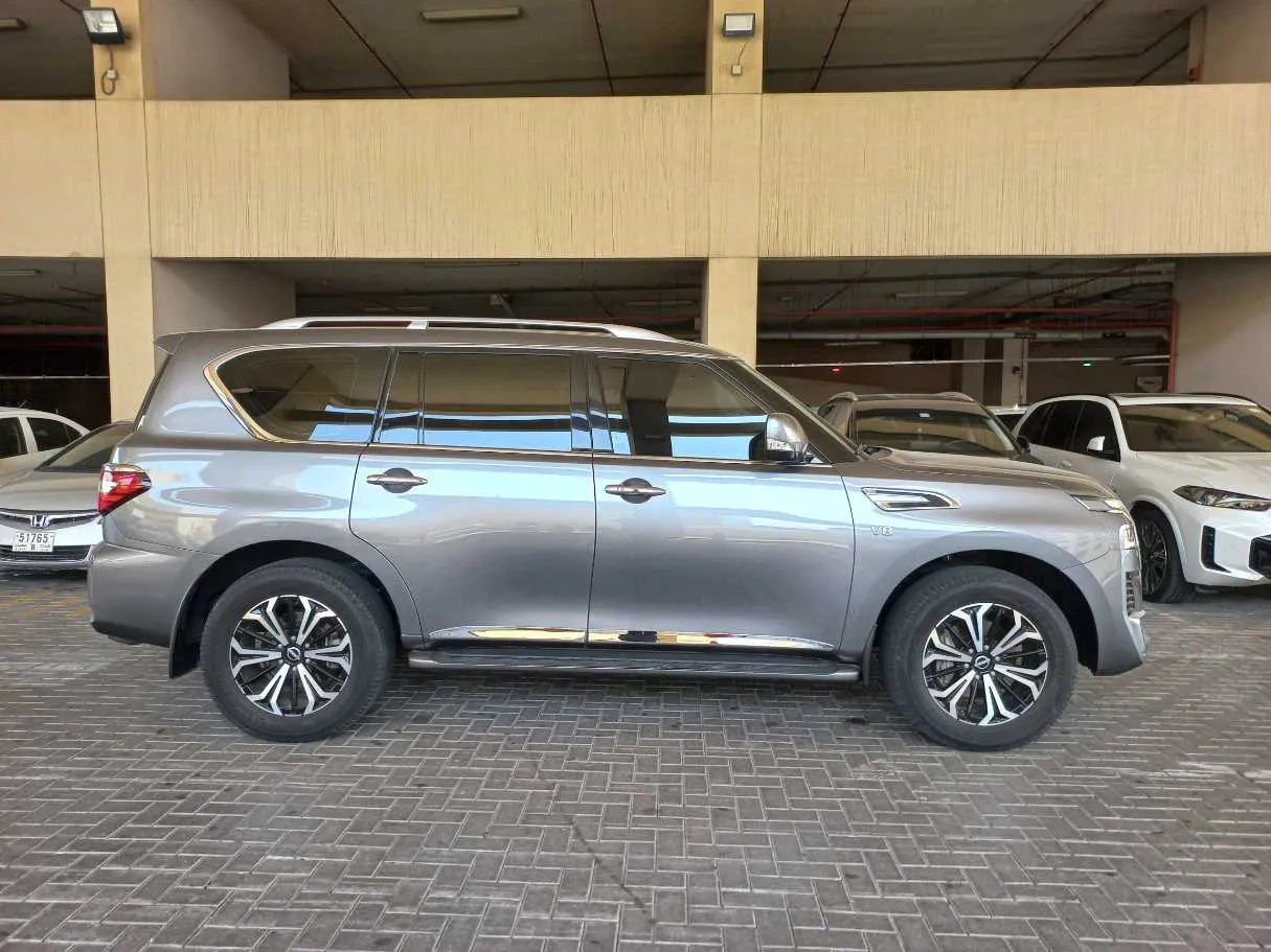 Car image 7