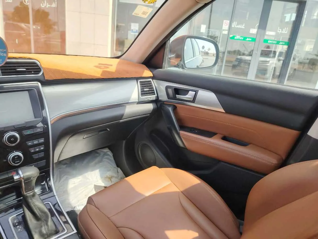 Car image 38