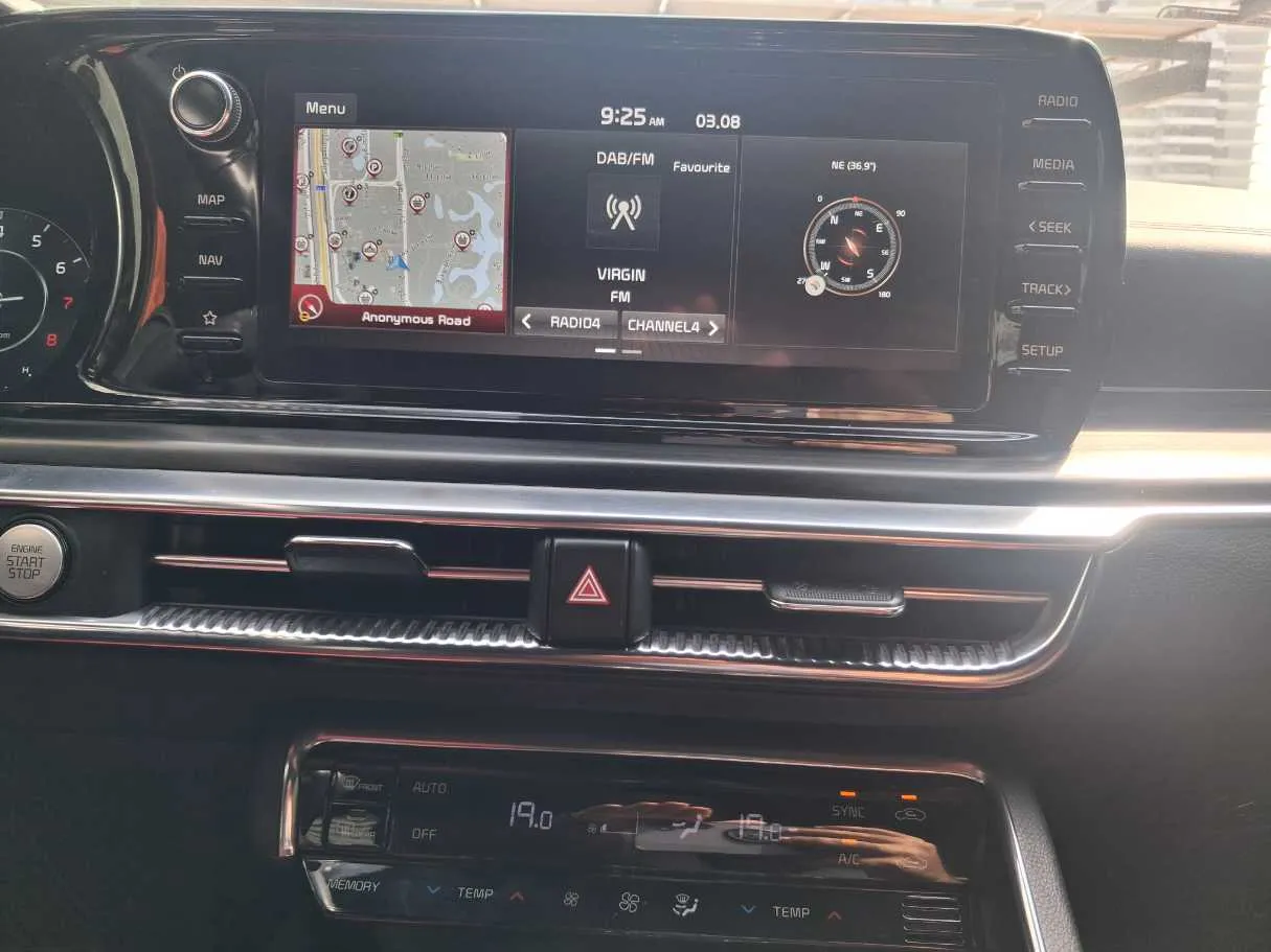 Car image 16