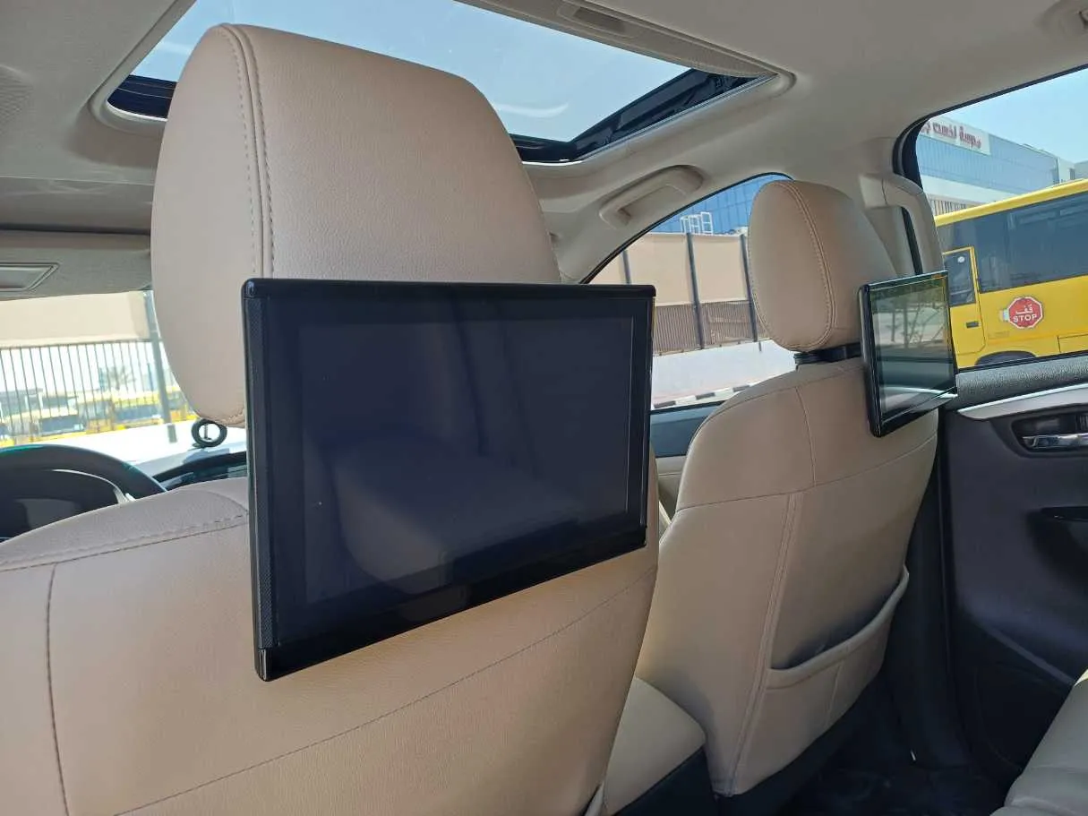Car image 20
