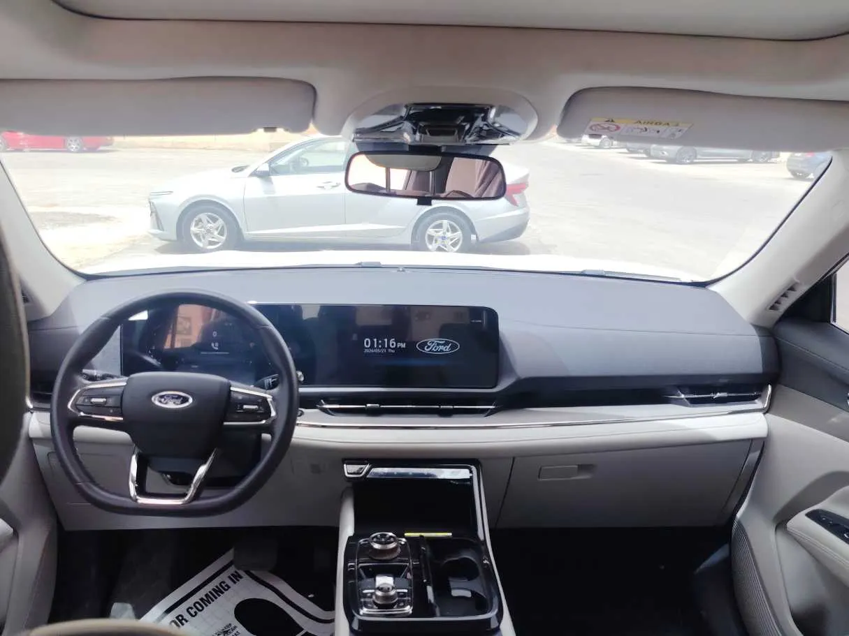 Car image 19