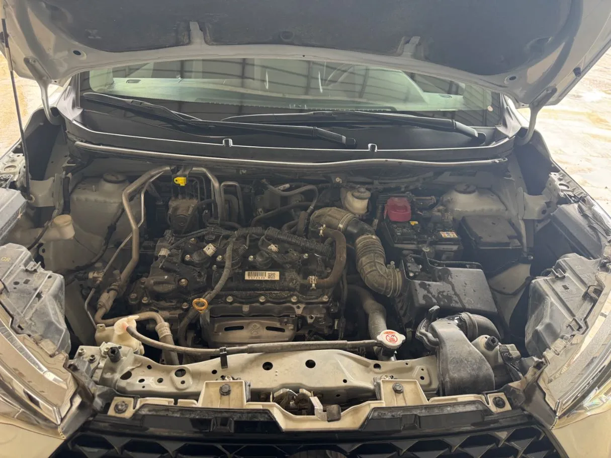 Car image 19