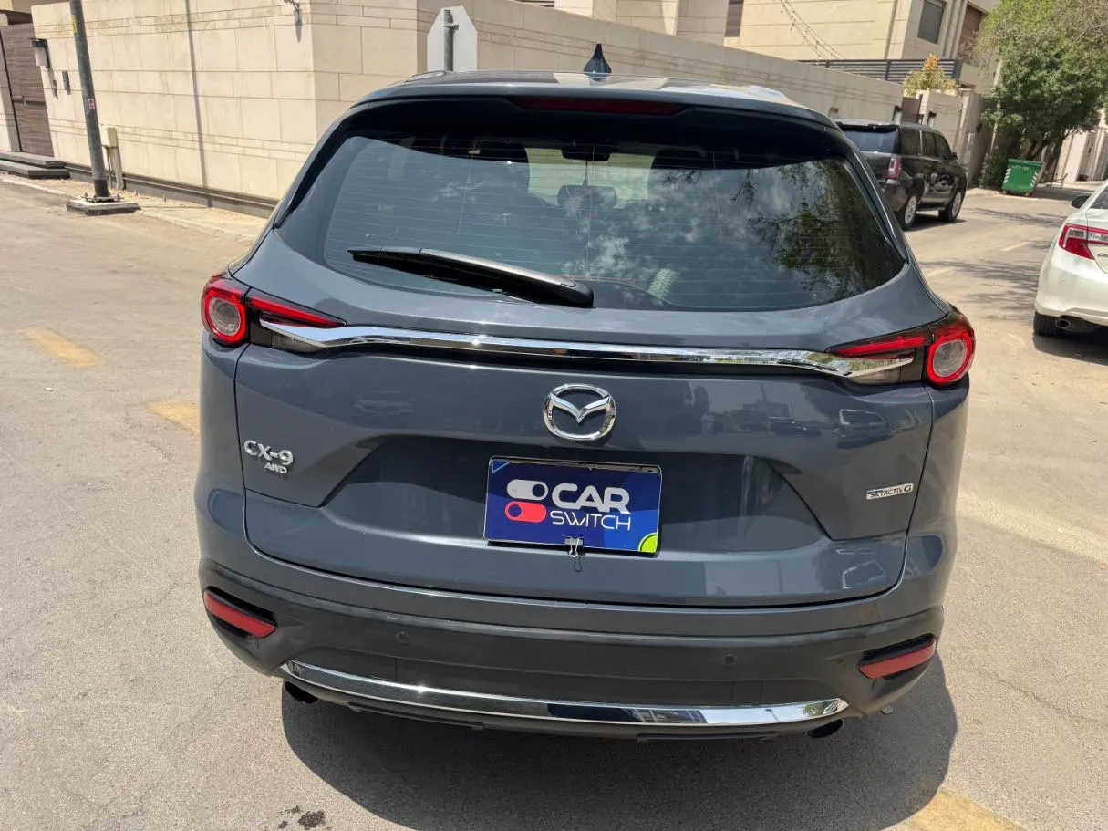 Car image 6