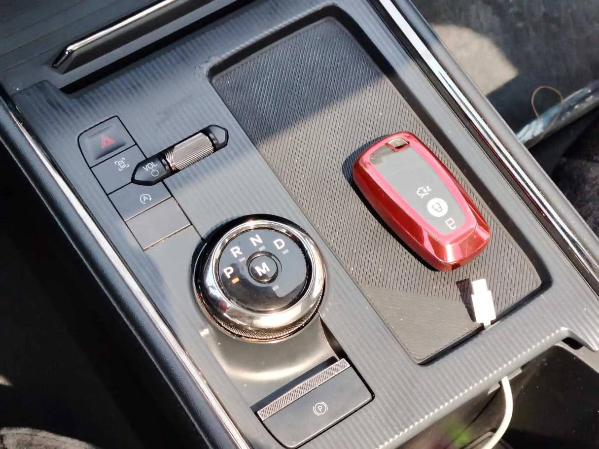 Car image 20