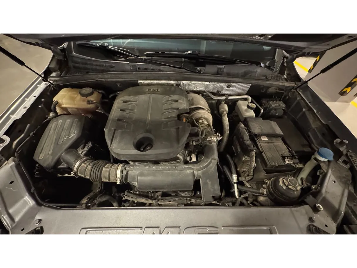 Car image 35