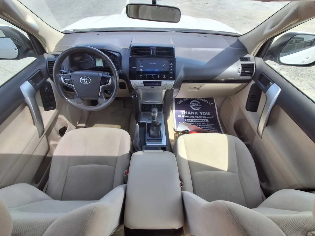 Car image 16