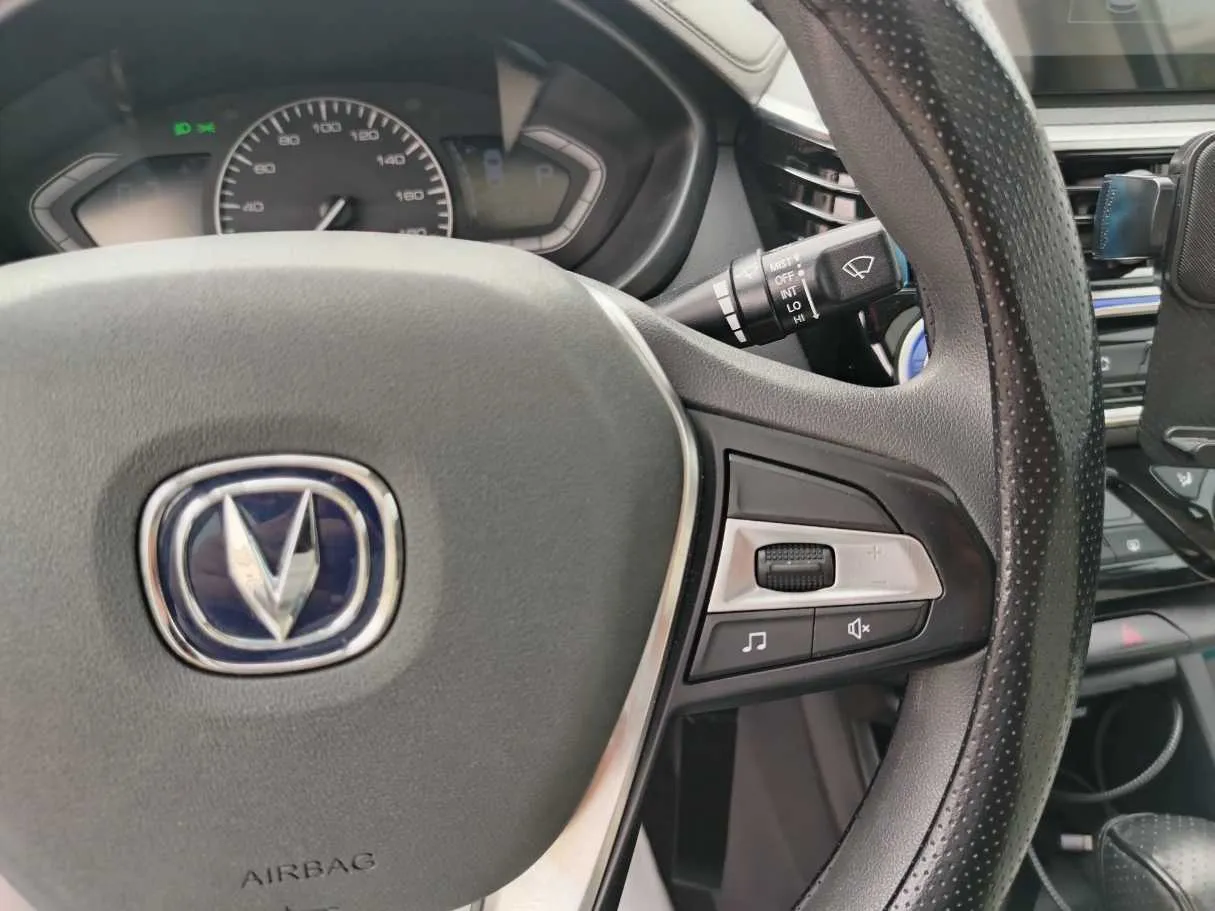 Car image 38