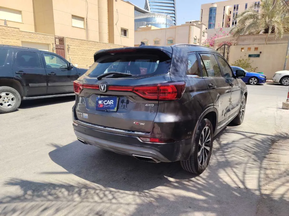 Car image 5