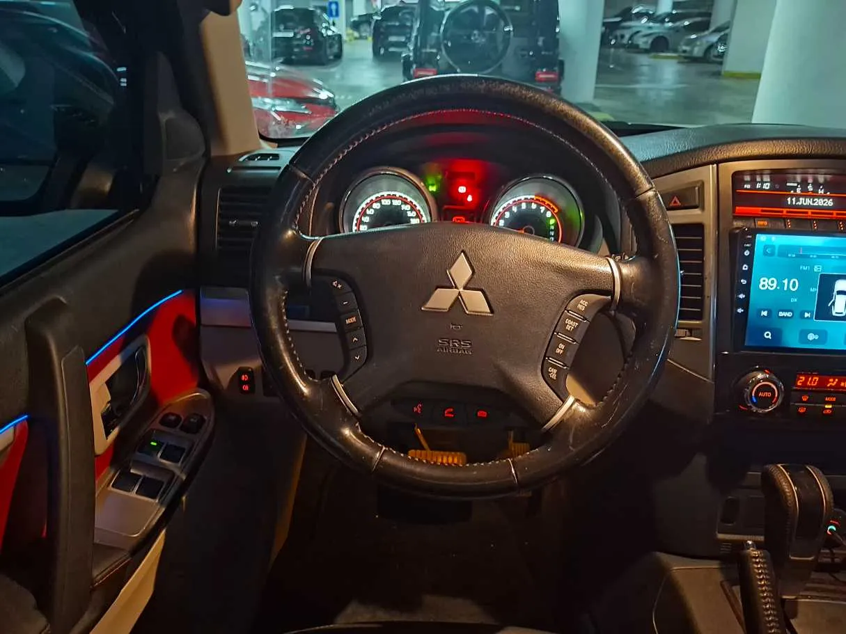 Car image 13