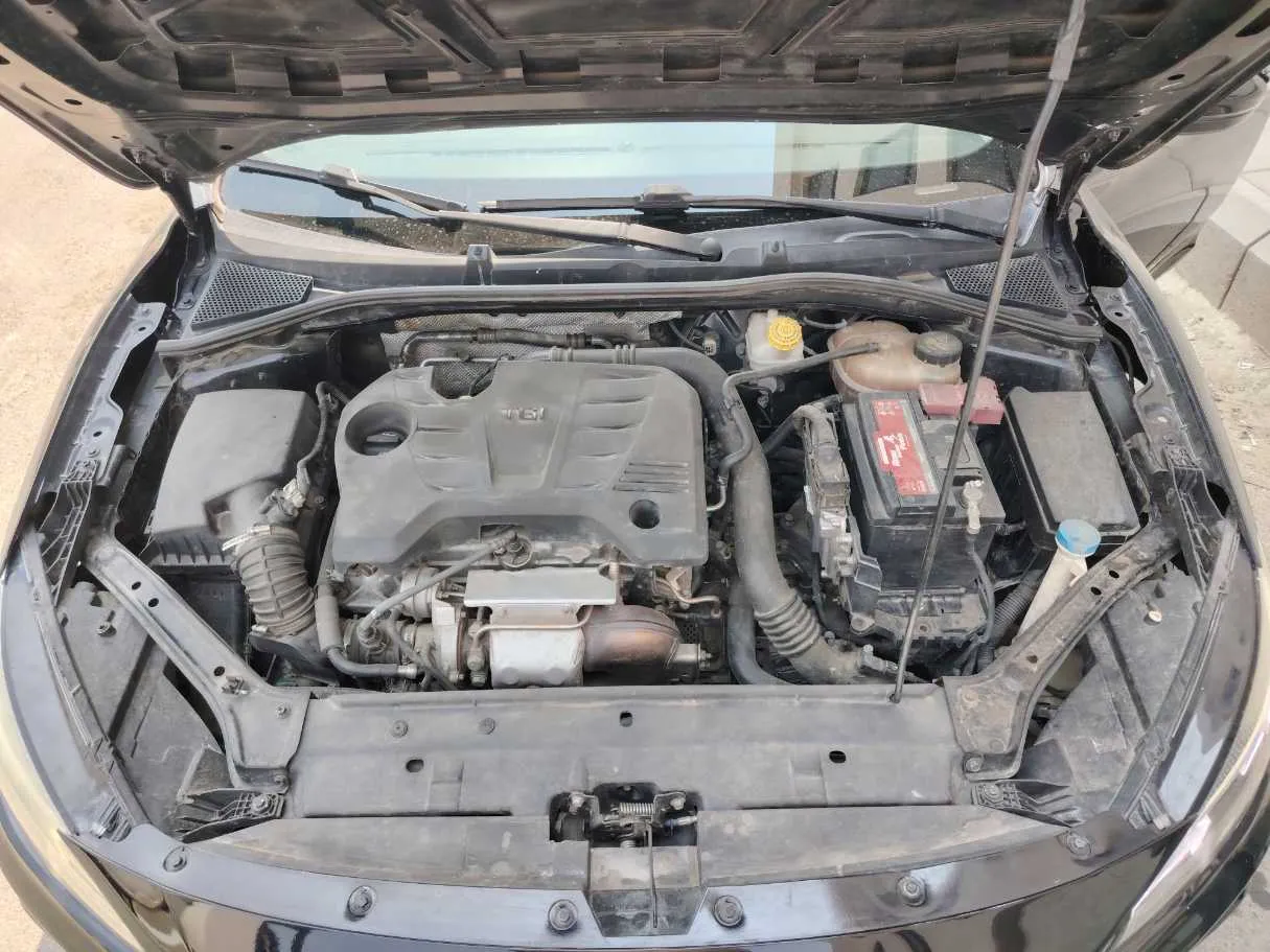 Car image 32