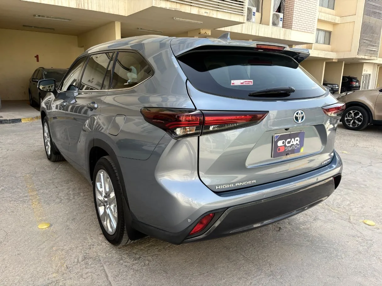 Car image 7