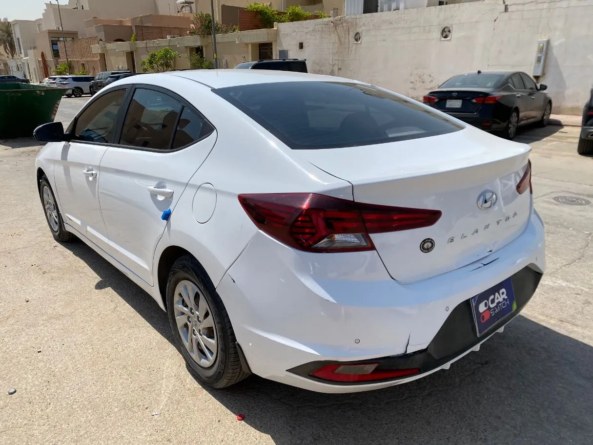 Car image 7