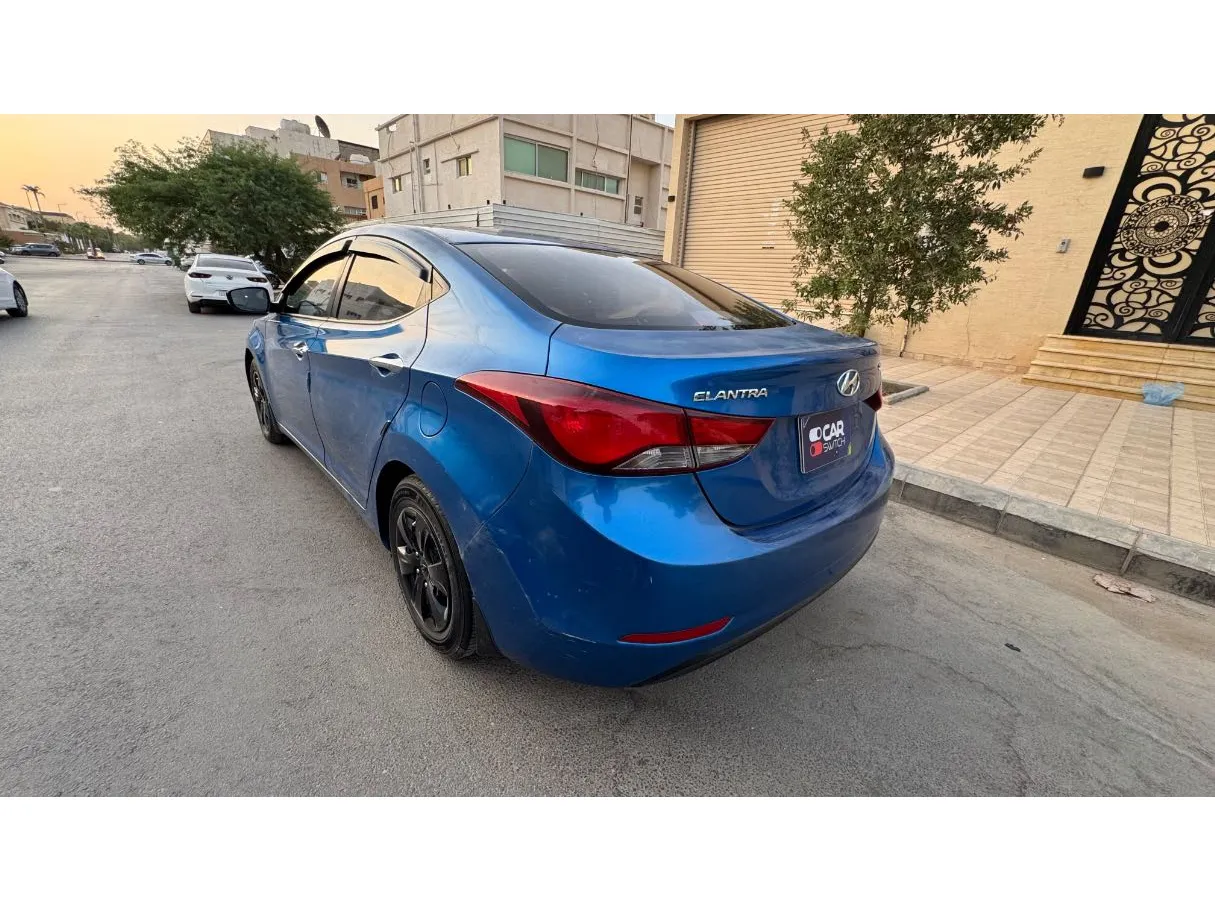 Car image 7
