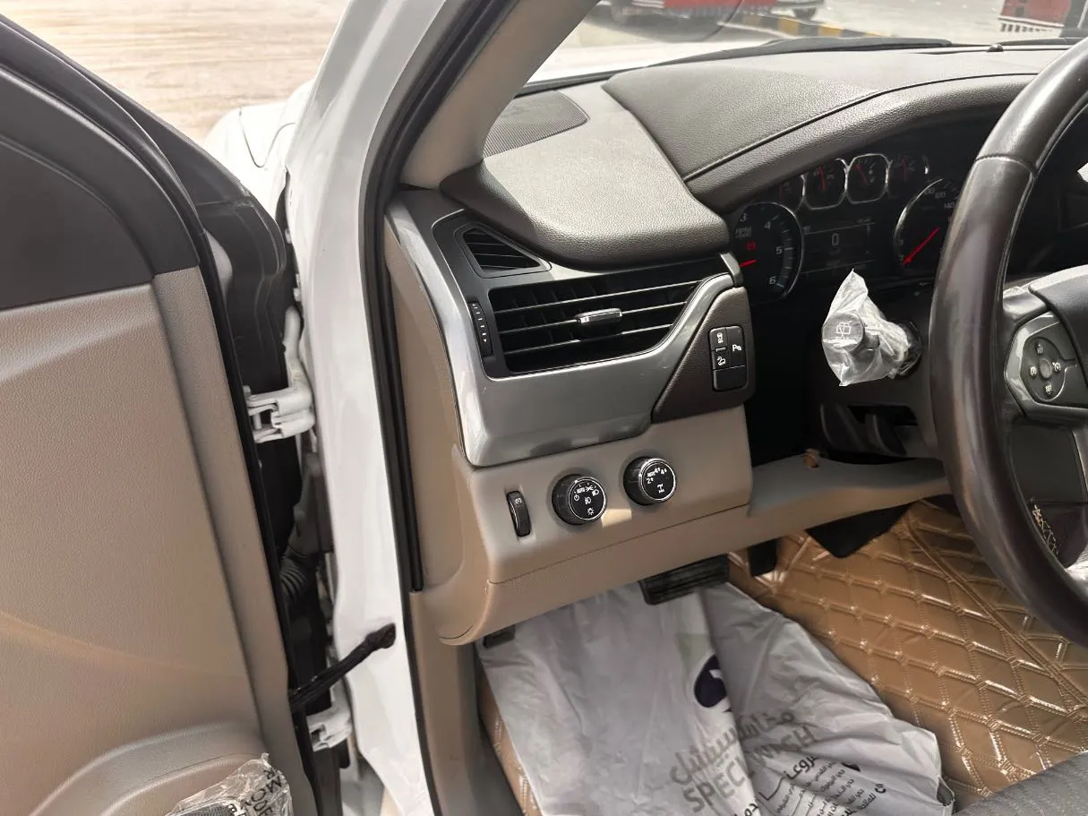 Car image 28
