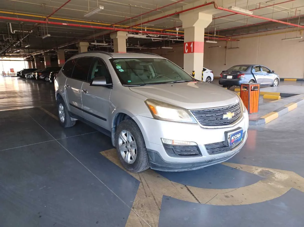 Car image 3