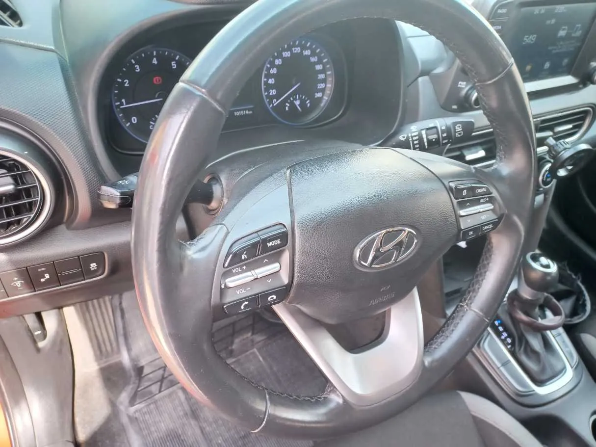 Car image 19