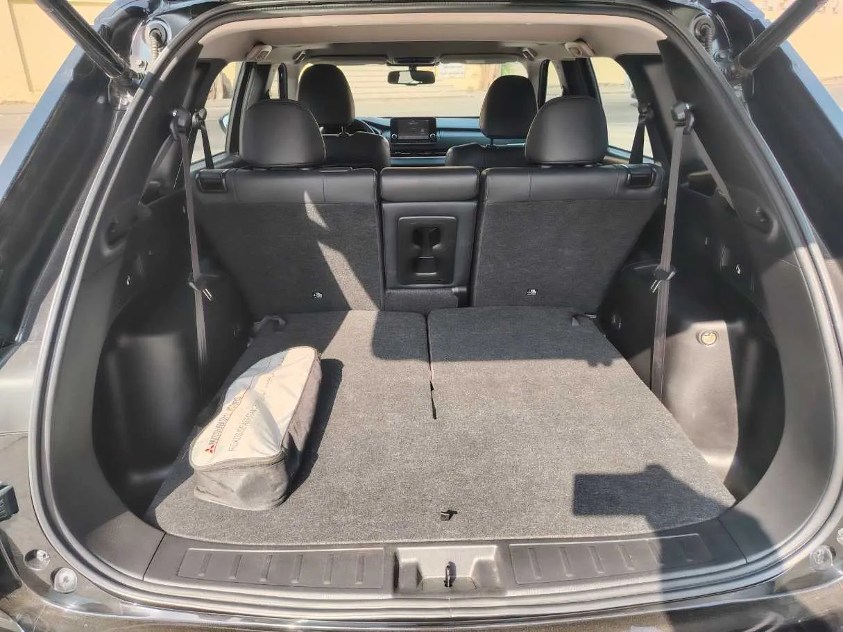 Car image 26