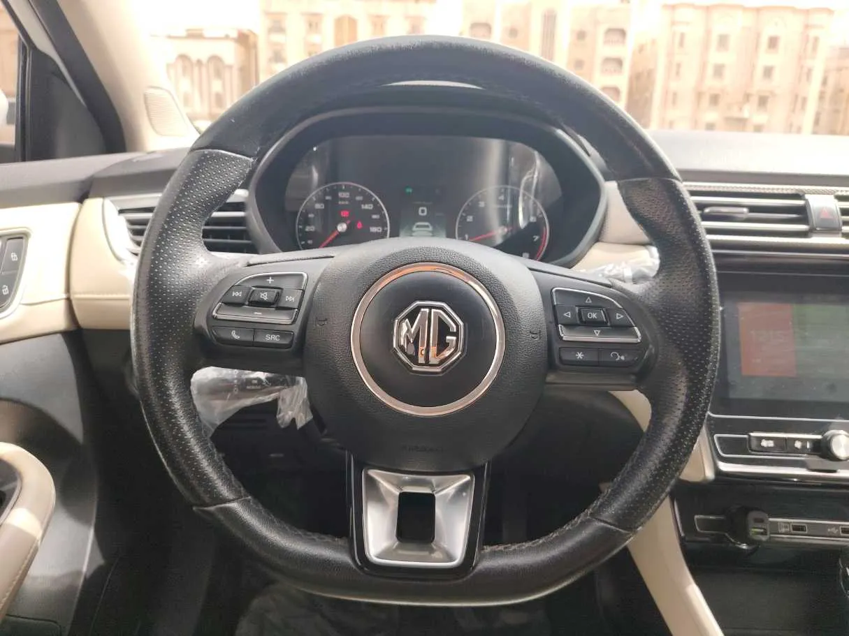 Car image 20