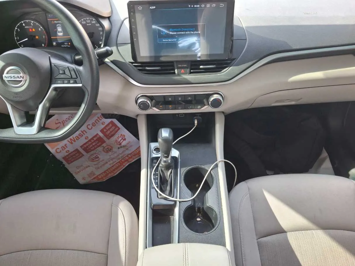 Car image 15