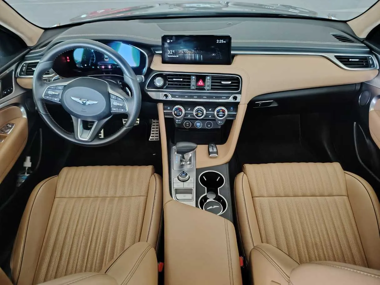 Car image 19