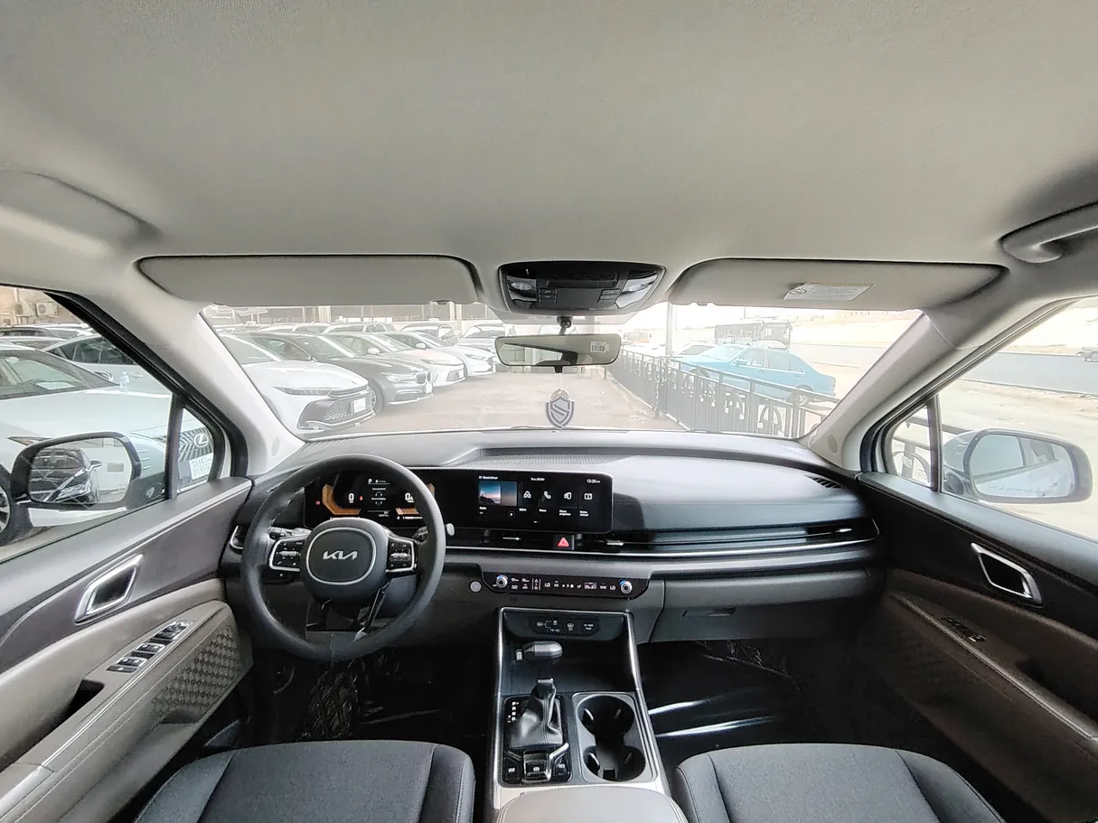 Car image 19
