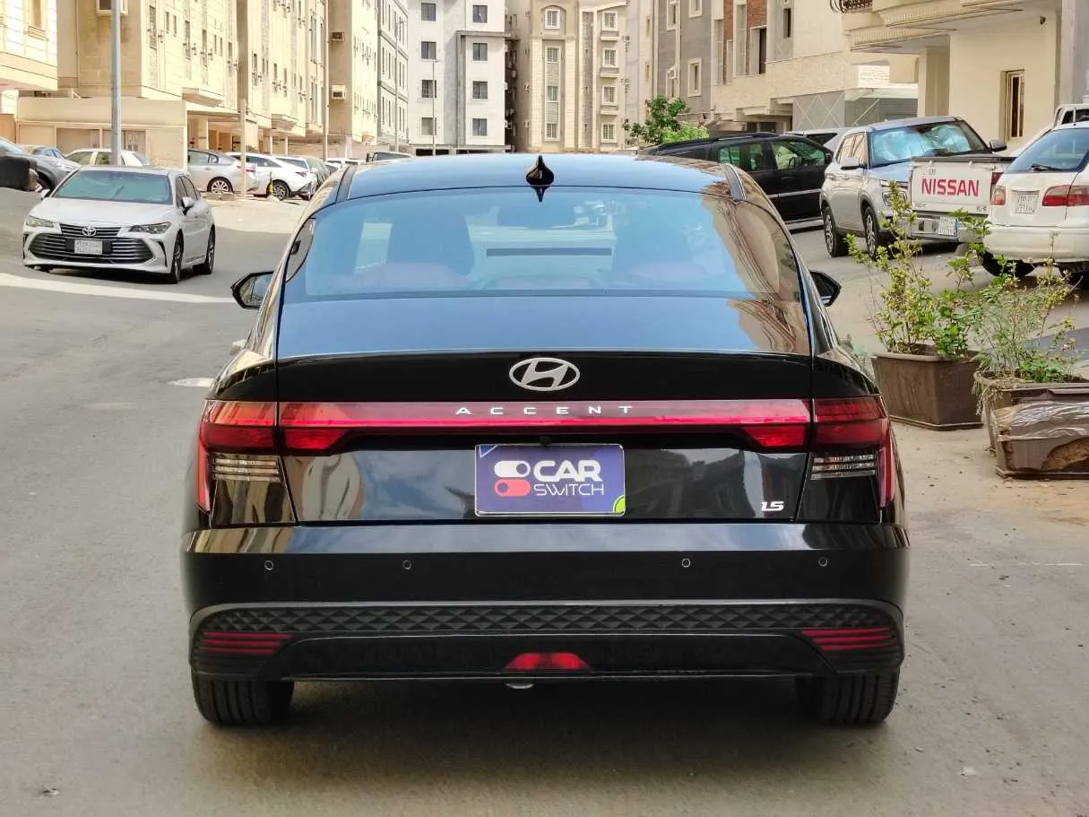 Car image 6