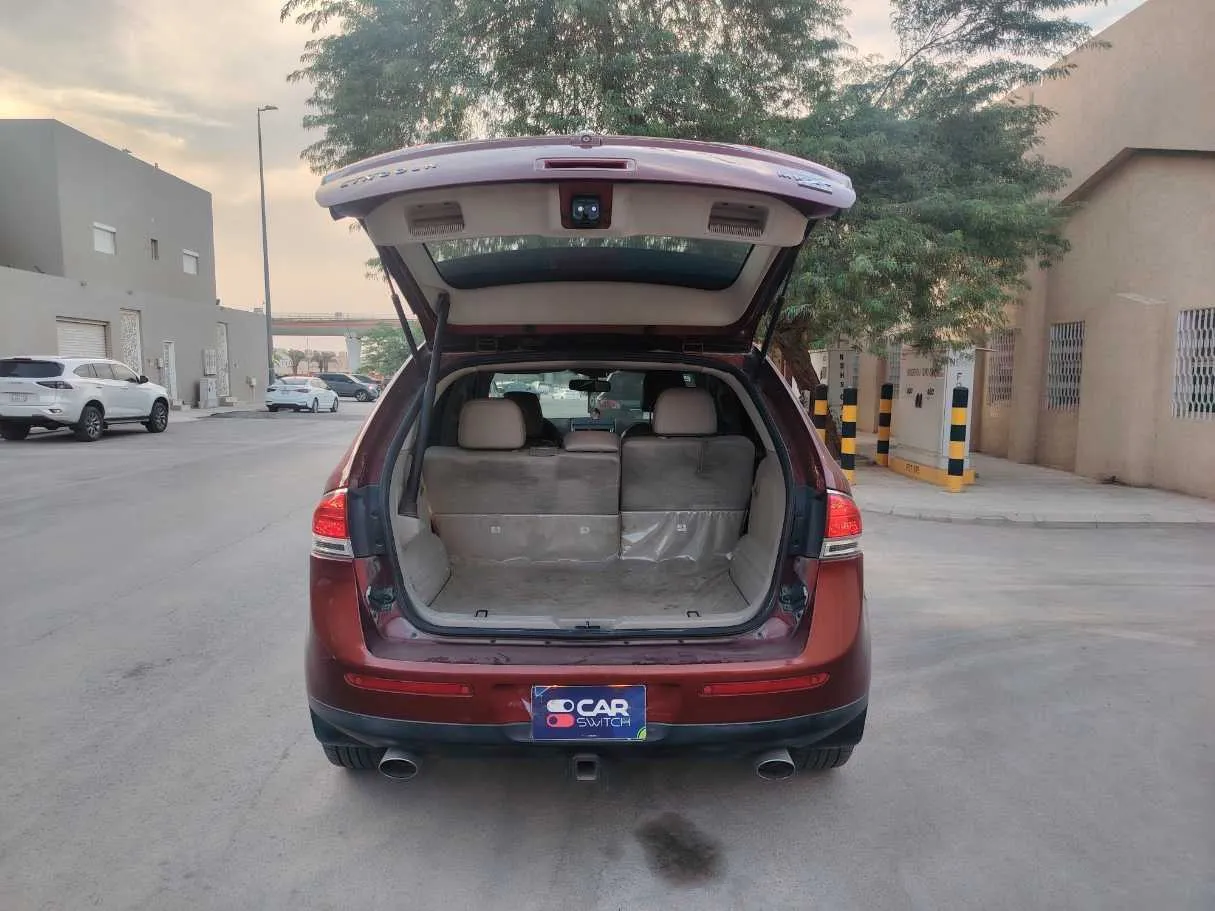 Car image 27