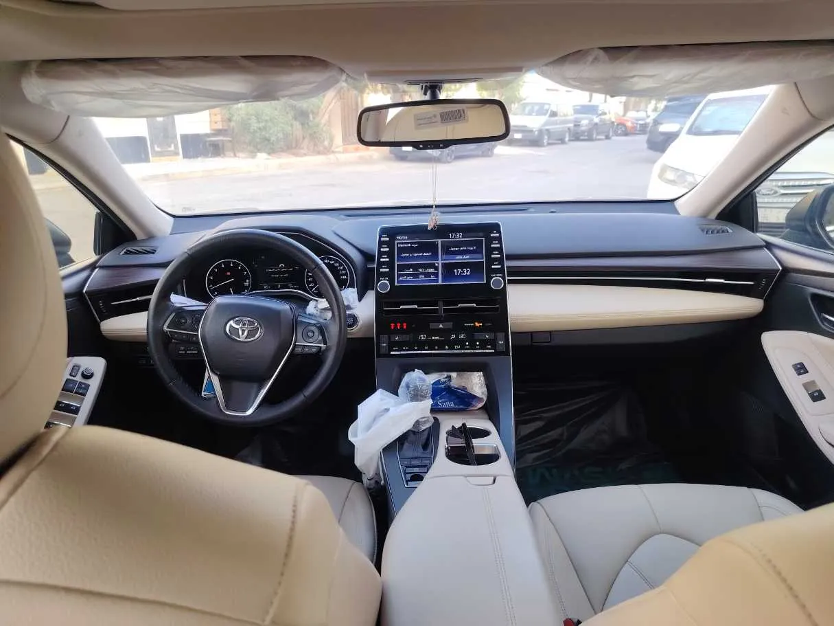 Car image 17