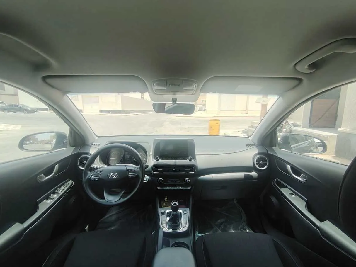 Car image 19
