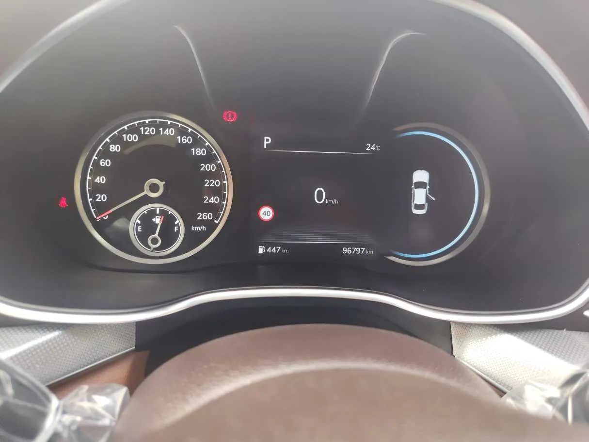 Car image 24