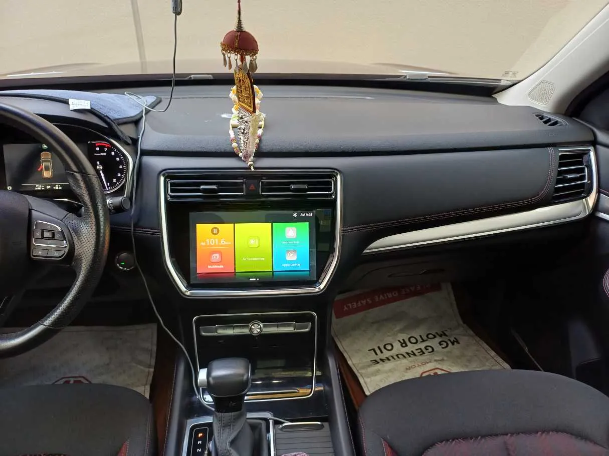Car image 15