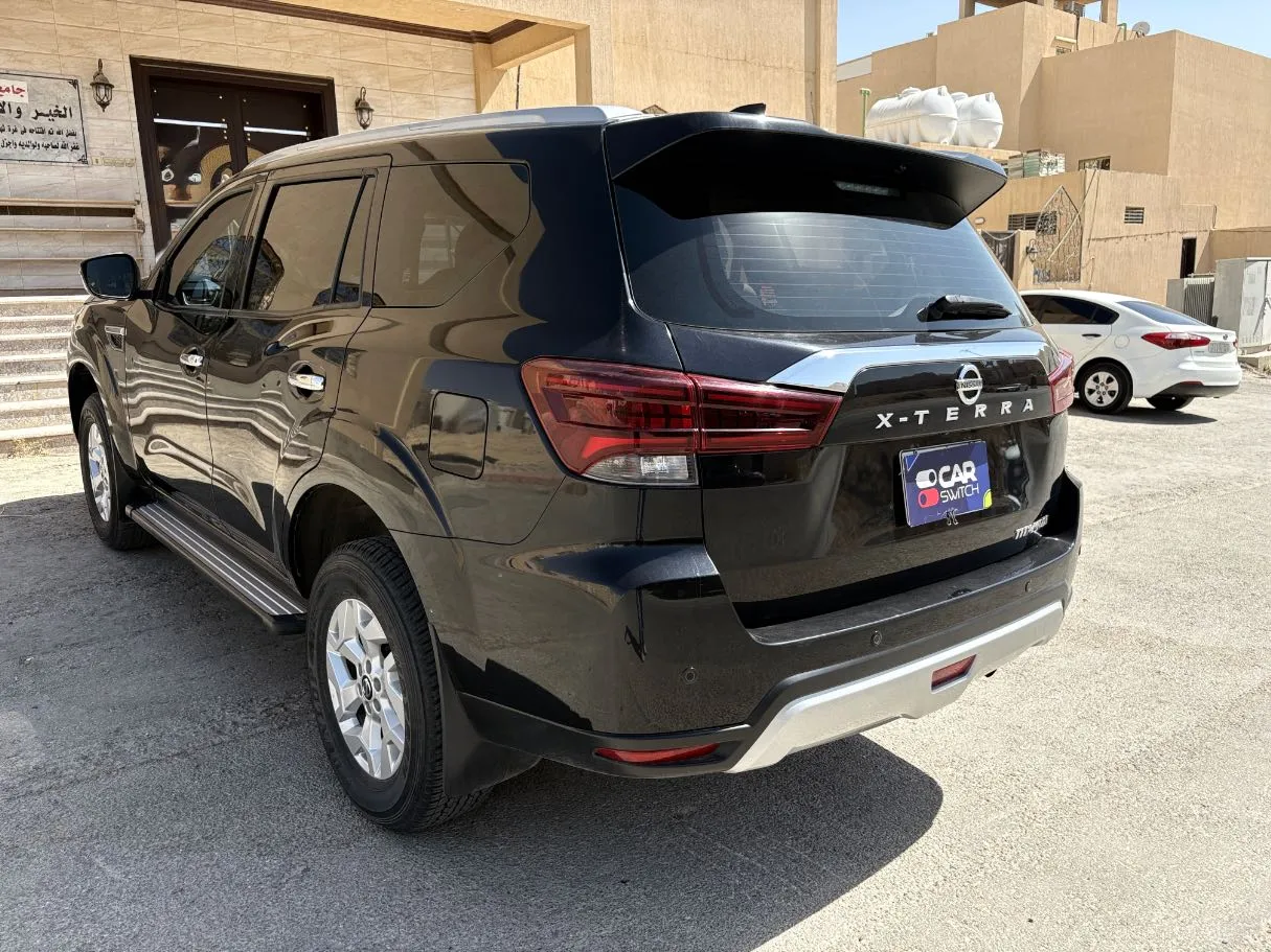 Car image 7