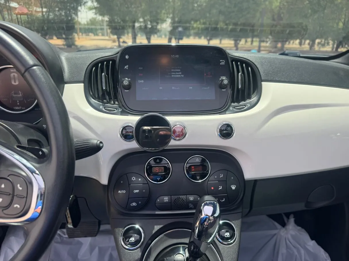 Car image 15