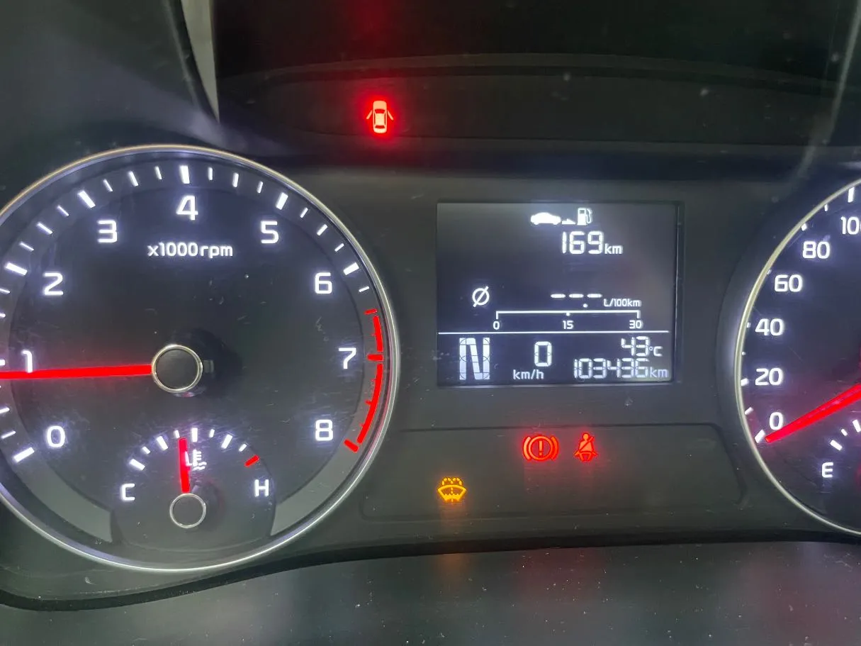 Car image 18