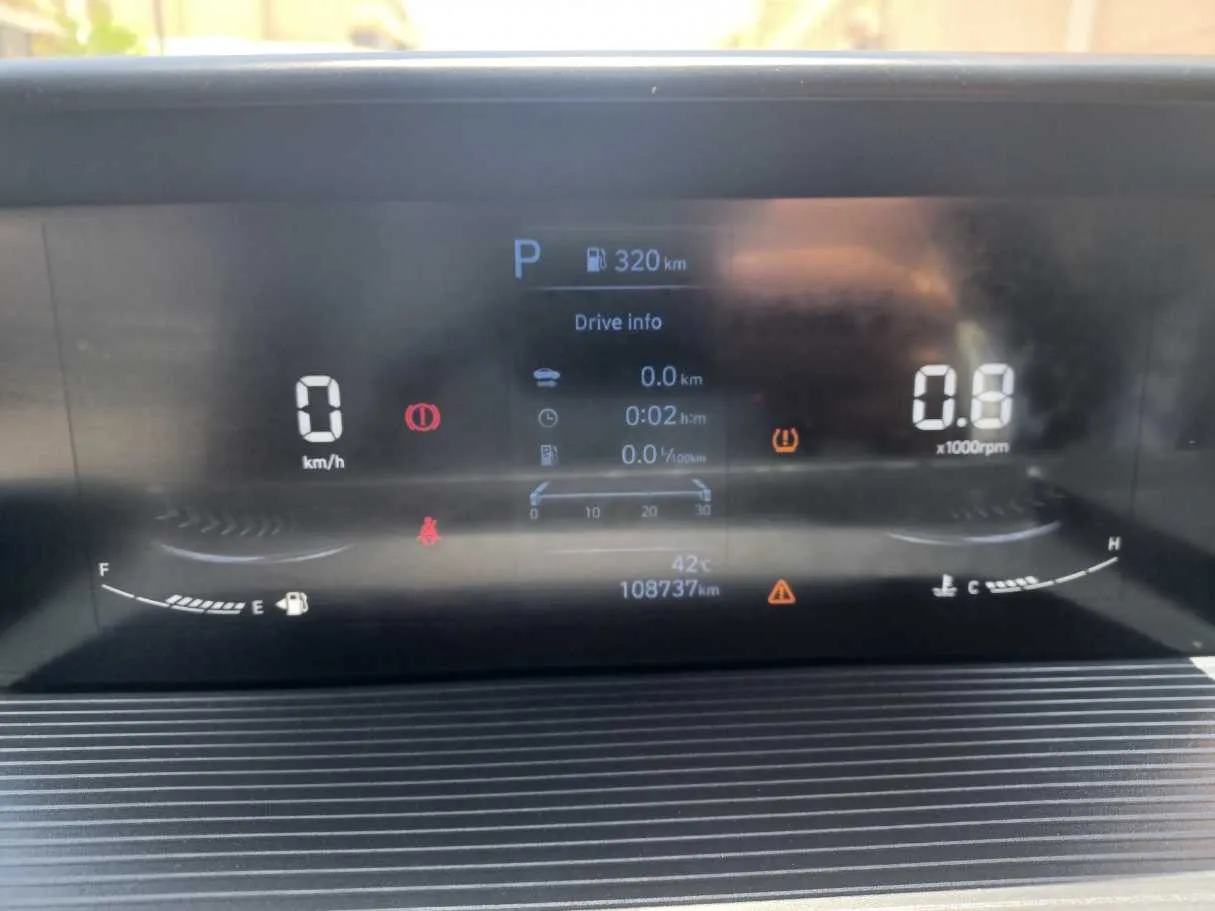Car image 19