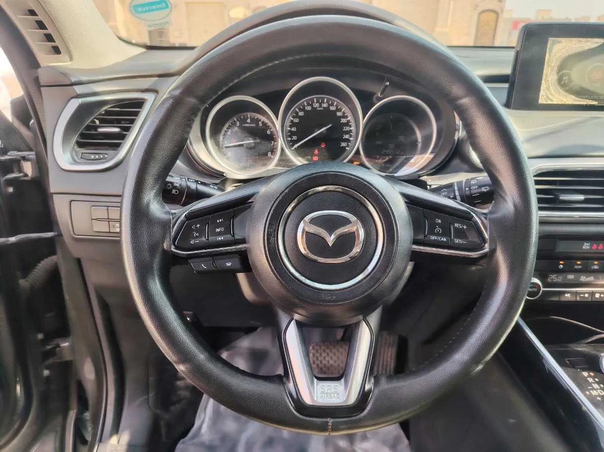 Car image 23