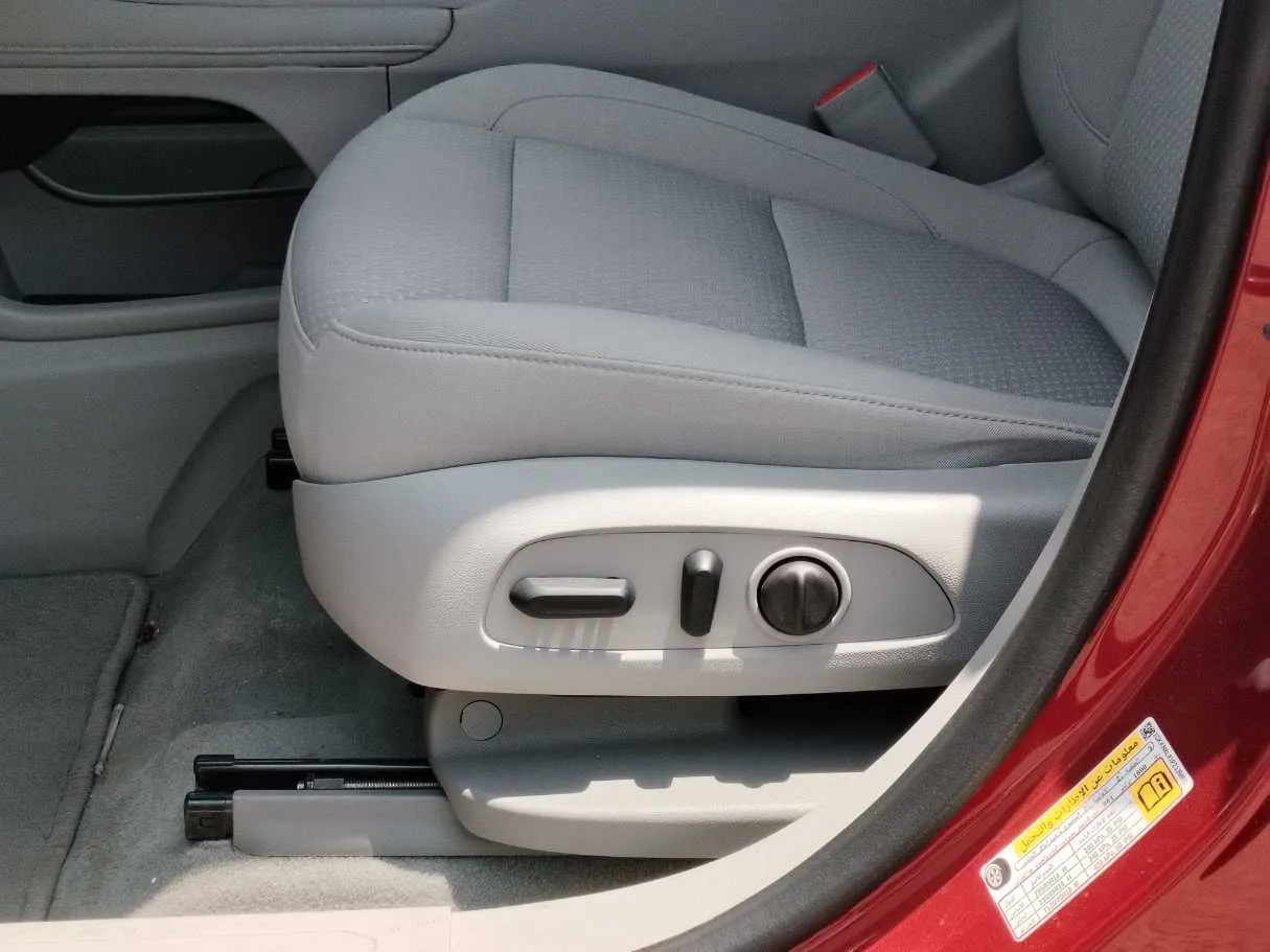 Car image 25