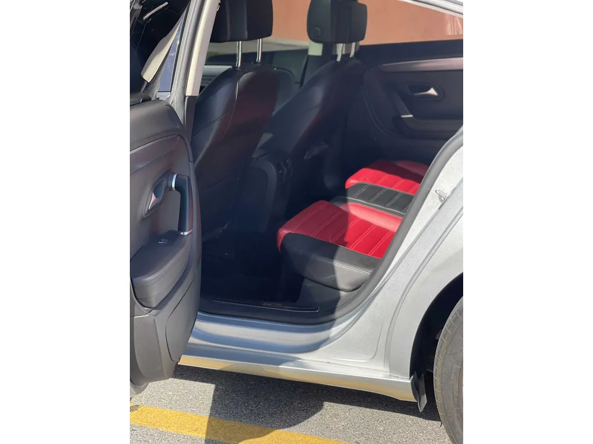 Car image 19