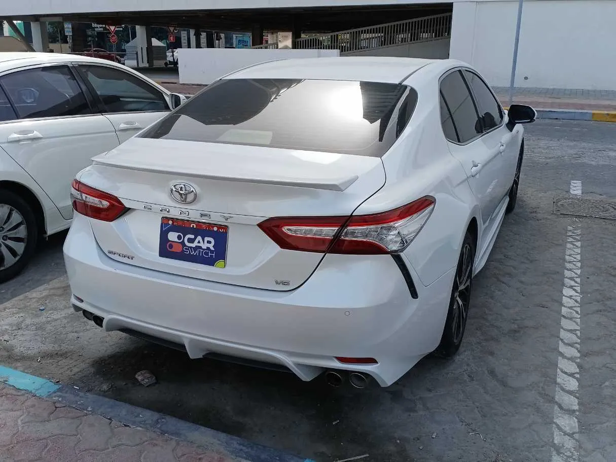Car image 5