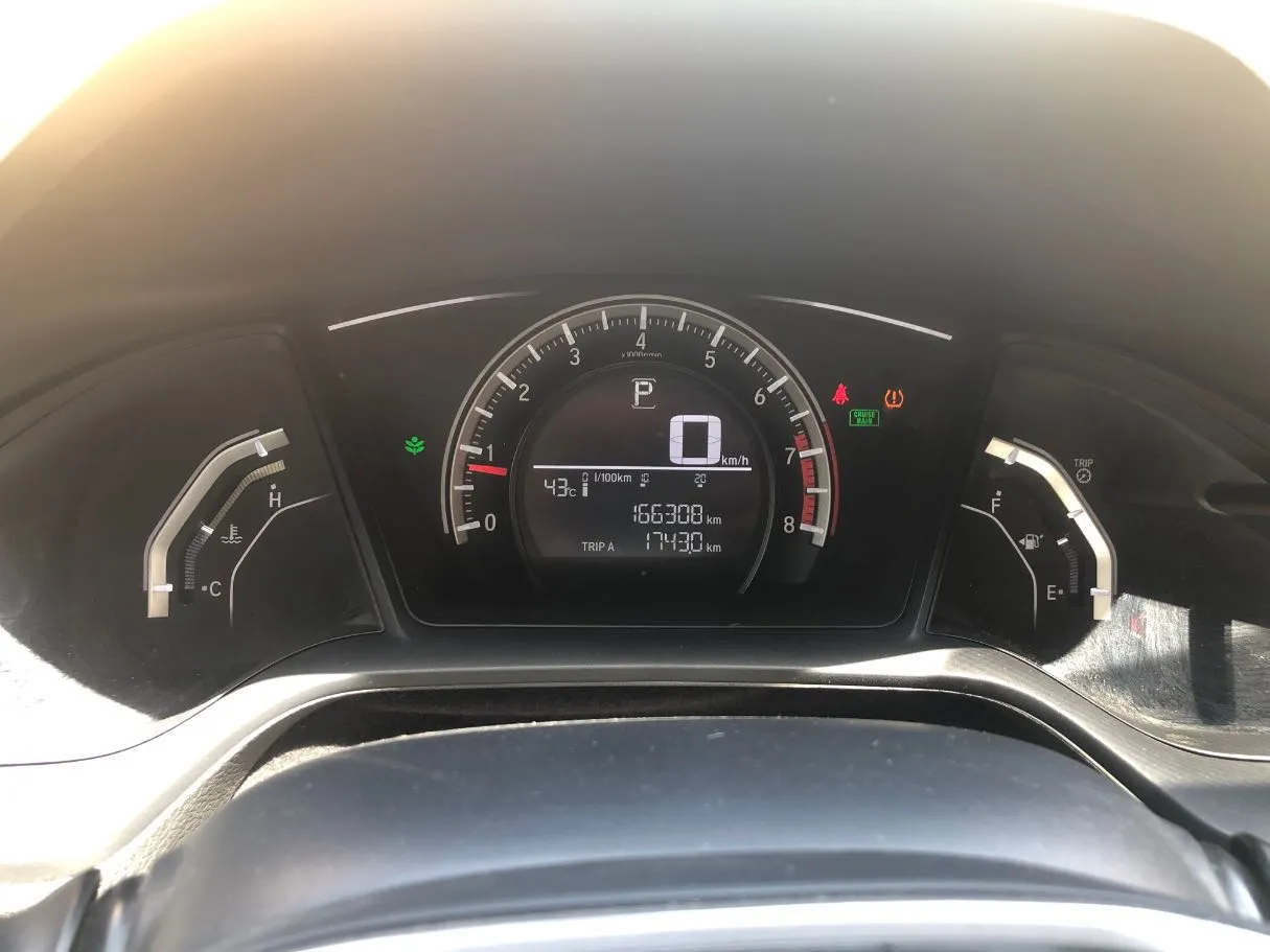Car image 17