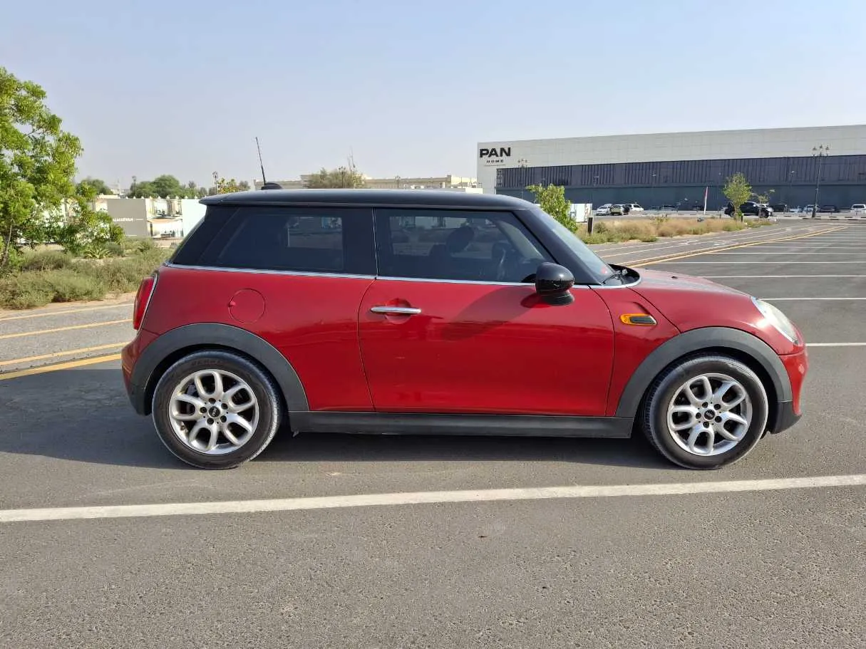 Car image 8
