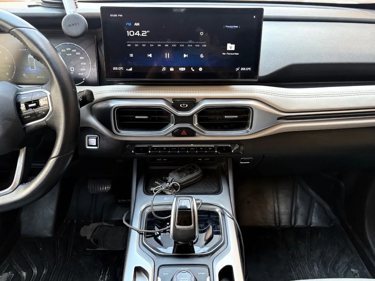 Car image 19