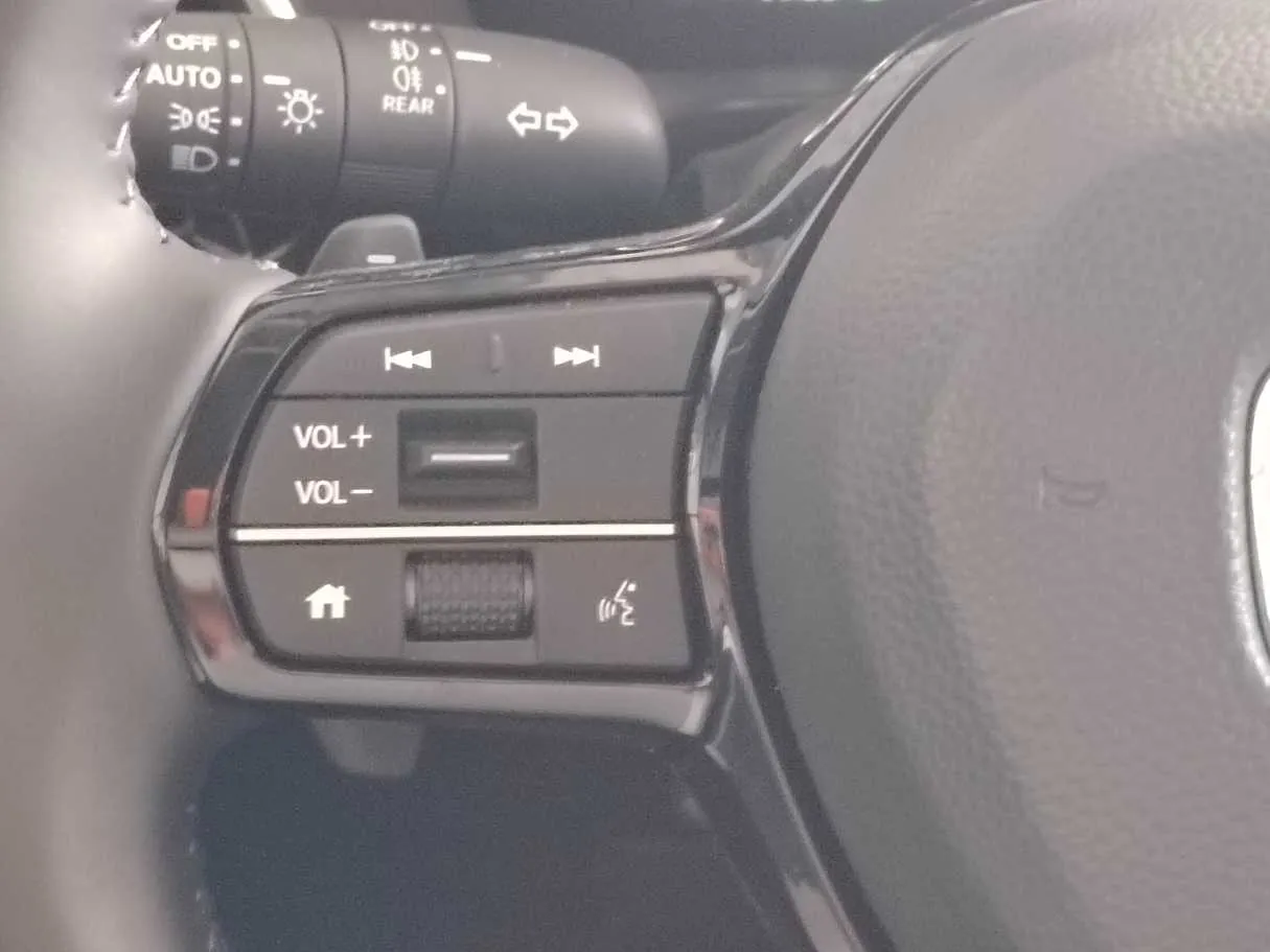 Car image 32