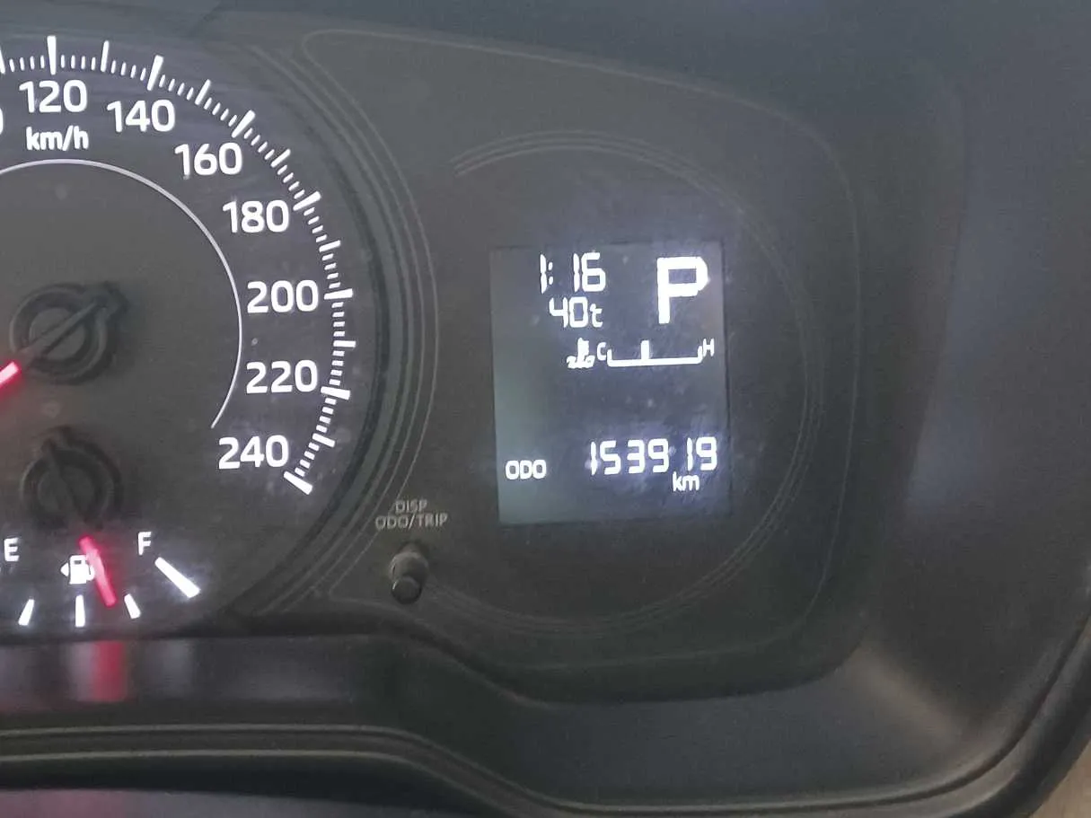 Car image 19