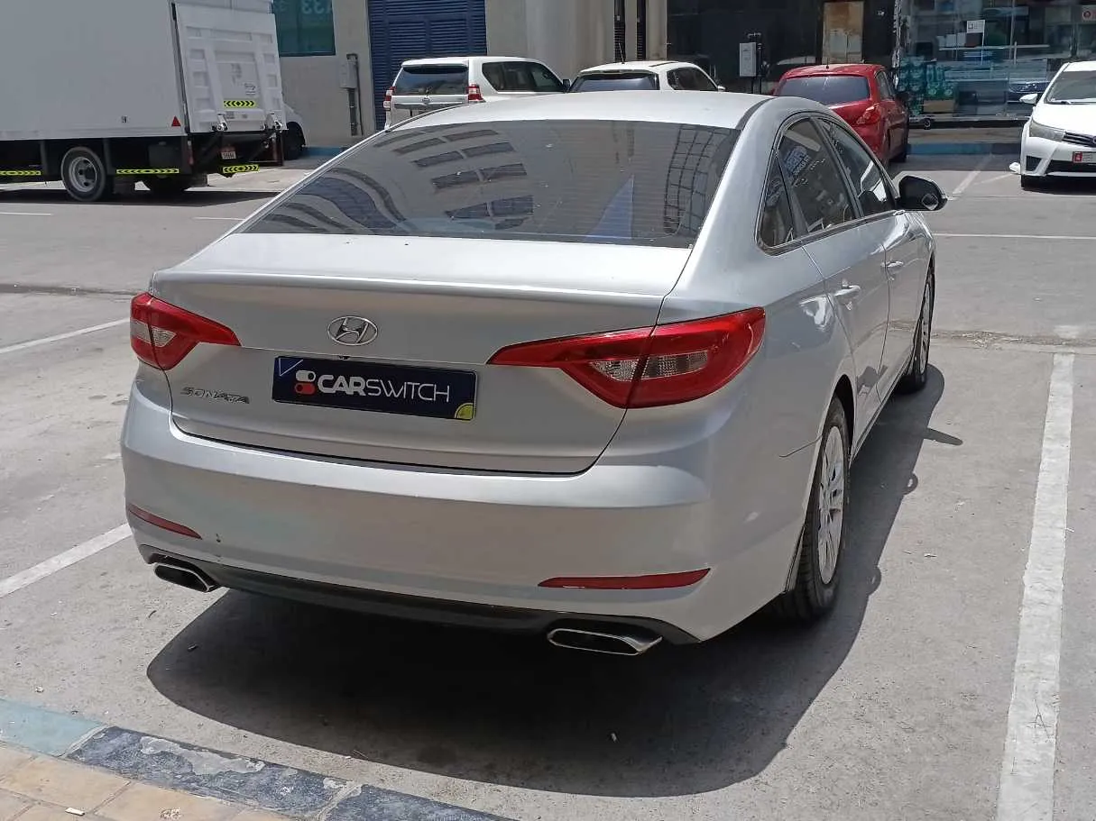 Car image 5